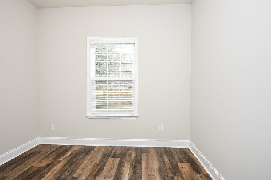 Building Photo - 67 Rosemont Ct