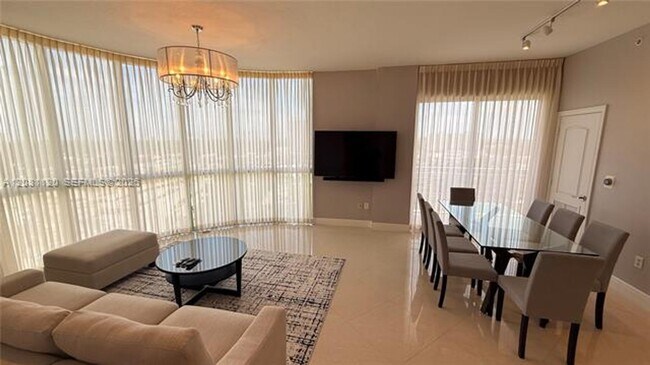 Building Photo - 1830 Radius Dr
