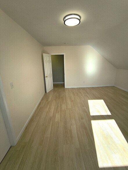 Building Photo - 26 Main St