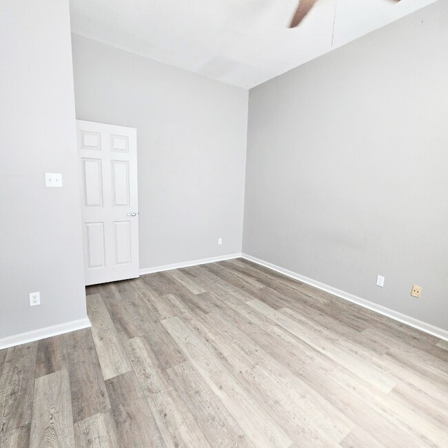 Building Photo - 3010 S Grand Blvd