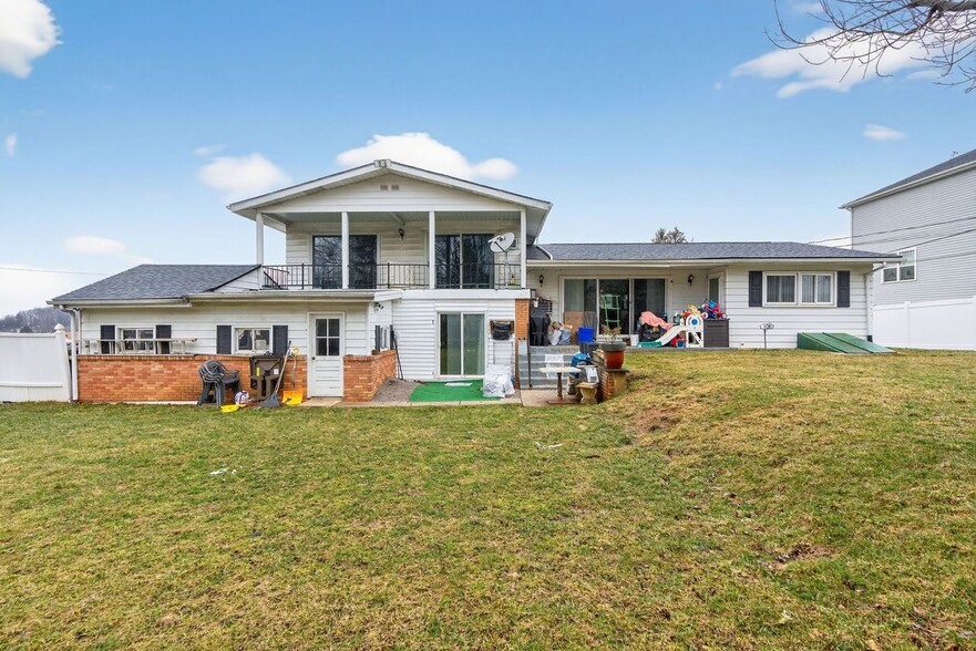 Building Photo - 602 E Lexington St