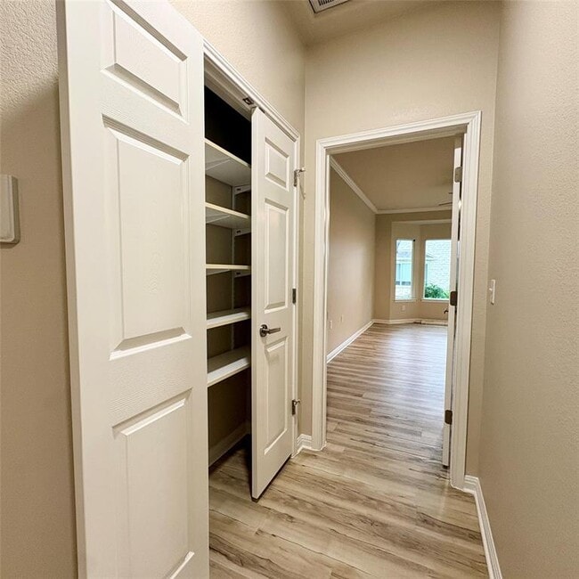 Building Photo - 109 Saddle Trail