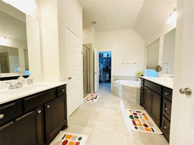 Building Photo - 2507 Elmwood Trl