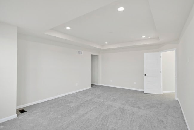 Building Photo - 668 Branson Dr