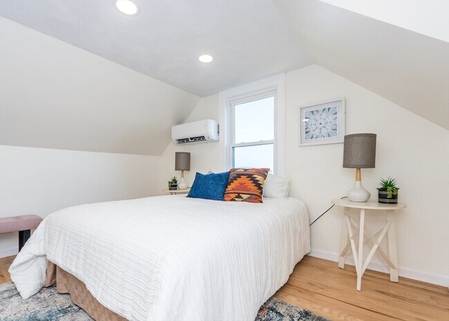 Building Photo - 23 Cheney St