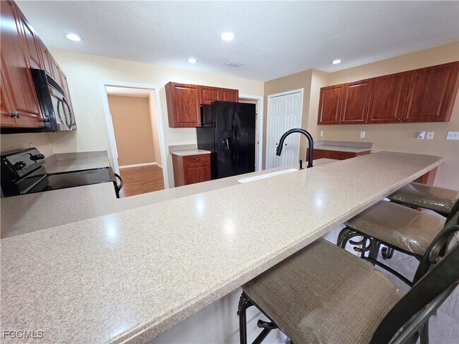 Building Photo - 1625 N Gator Cir