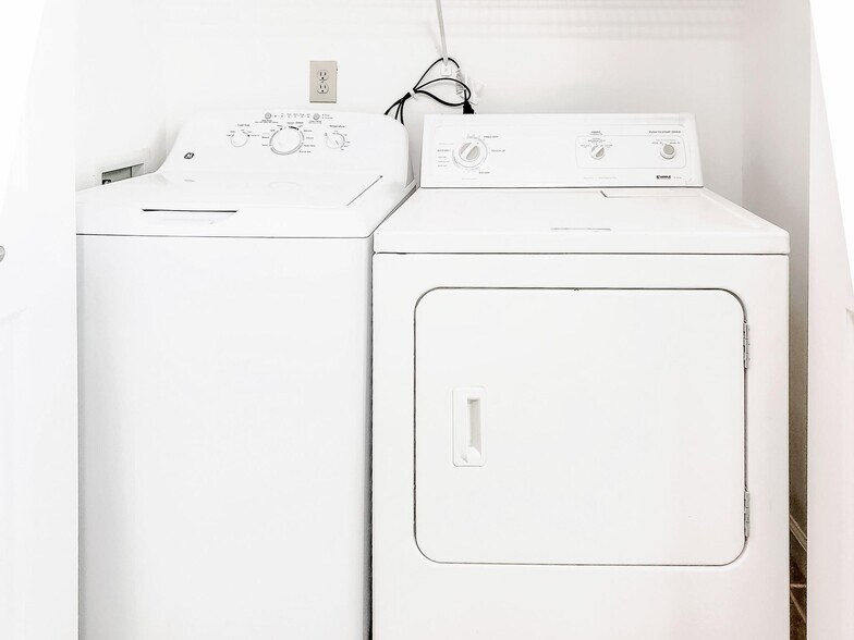 Building Photo - 4808 Brasac Dr