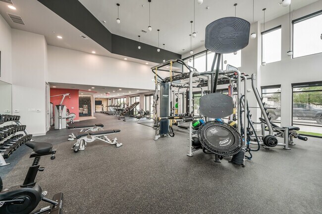 Building Photo - Receive a $500 GC! Lease Today!