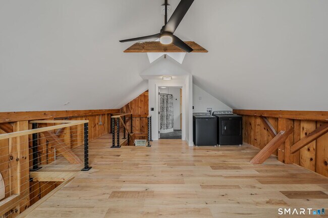 Building Photo - 13 Meadowood Ln
