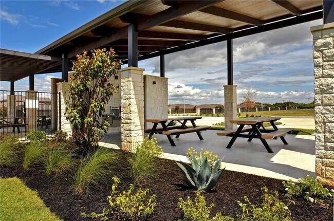 Building Photo - 120 Declaration Ln