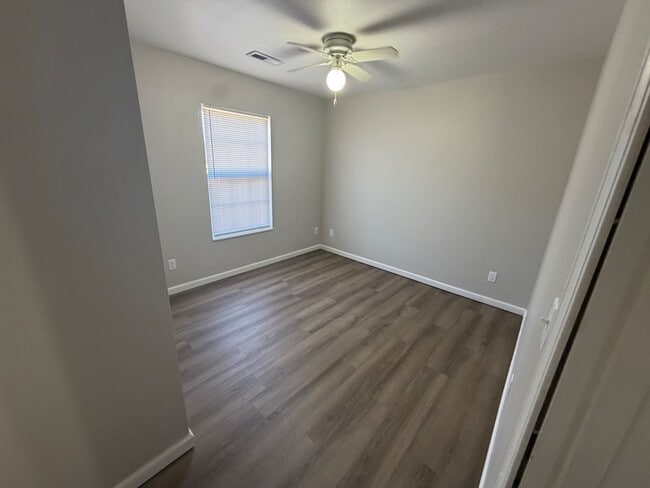 Building Photo - 634 Veterans Dr