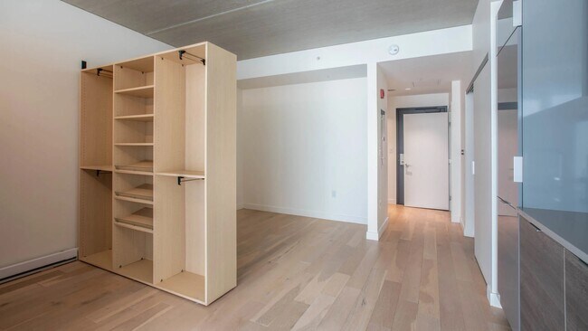 Building Photo - 345 Washington St