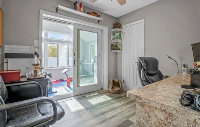 Building Photo - 3 bedroom 2 bath in the heart of Niagara F...