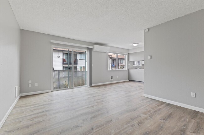 Building Photo - El-Ti-Kee