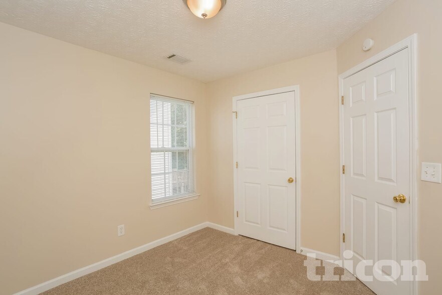 Building Photo - 120 Dairyland Dr