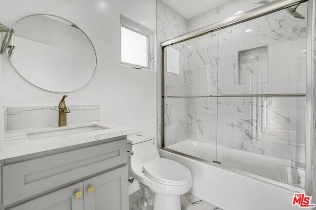 Building Photo - 2057 1/2 S Garth Ave