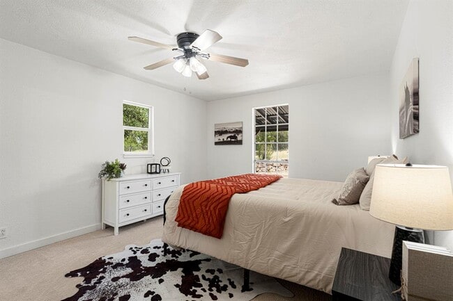 Building Photo - 2591 Spring Valley Dr