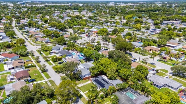 Building Photo - 9841 Dominican Dr