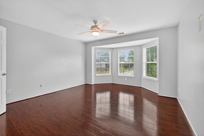 Building Photo - 2202 Laurel Branch Way