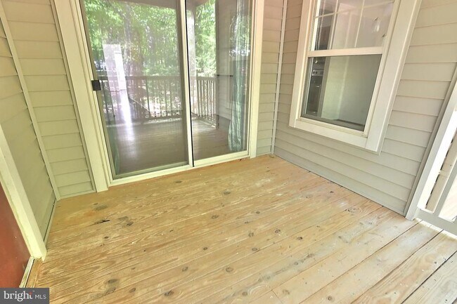 Building Photo - 1702 Ascot Way