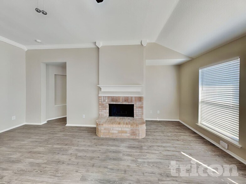 Building Photo - 304 Wooded Way