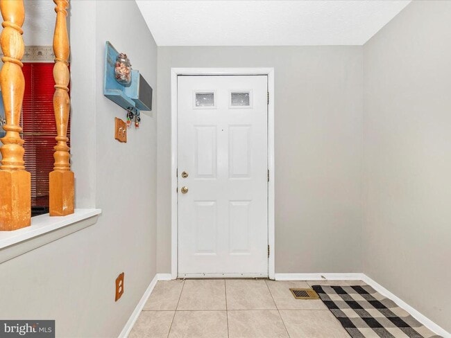 Building Photo - 12461 Quail Woods Dr