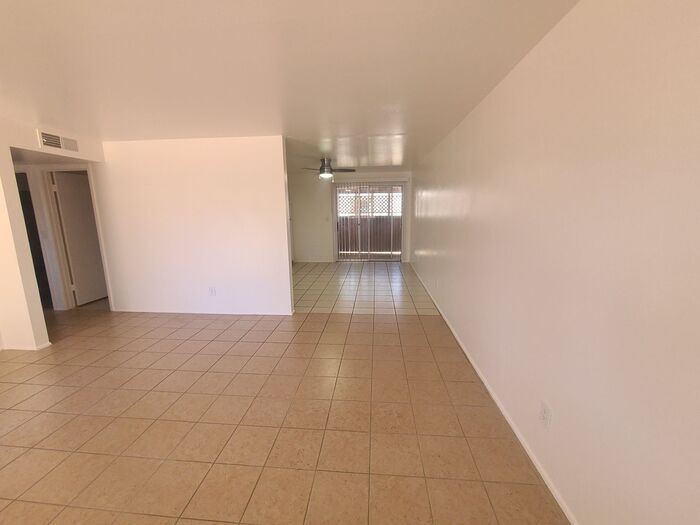 Building Photo - 3736 E Fairmount St