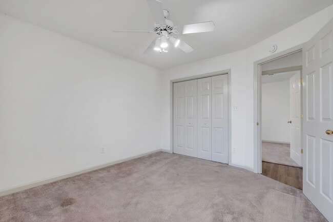 Building Photo - 3214 Skyview Dr