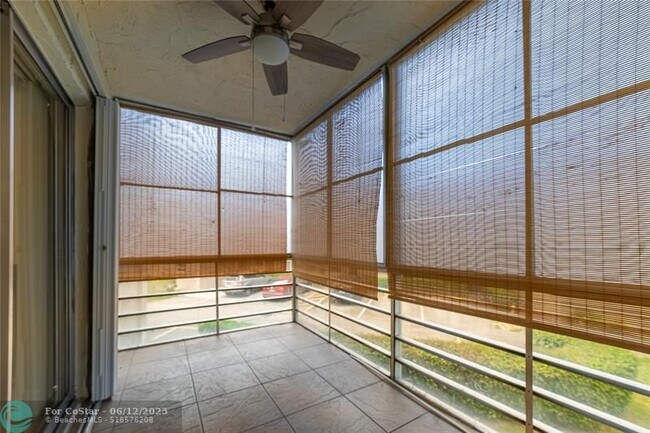 Building Photo - 701 Lori Dr