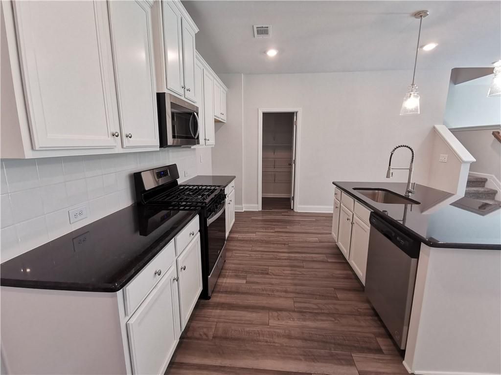 Building Photo - 209 Station Overlook Dr