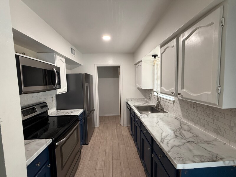 Building Photo - 130 Mimosa Pl