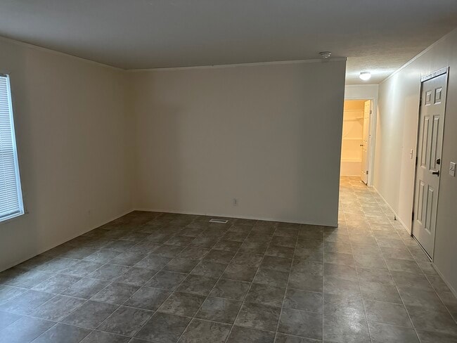 Building Photo - 2251 Wellington Green Dr