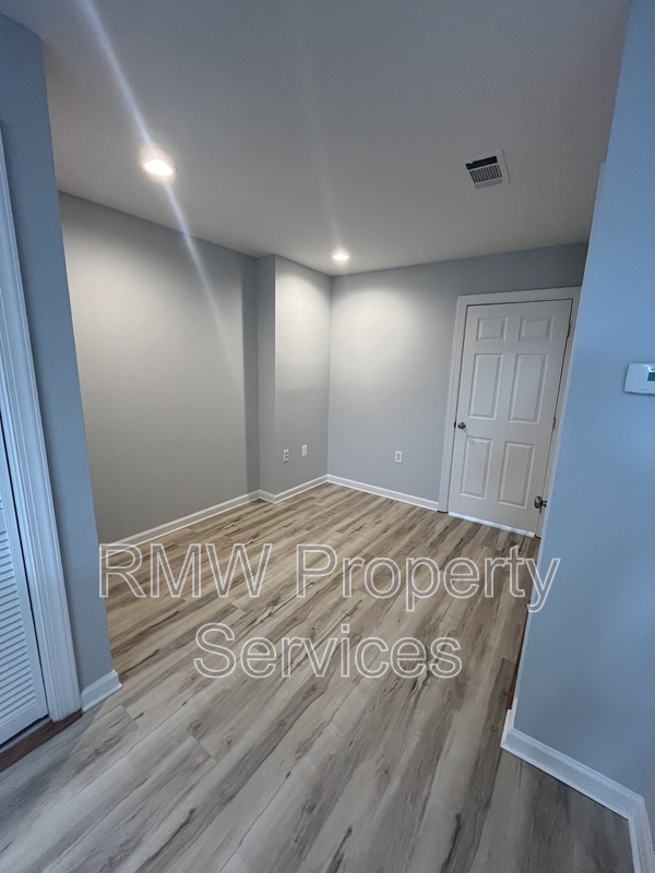 Building Photo - 1410 W Ritner St