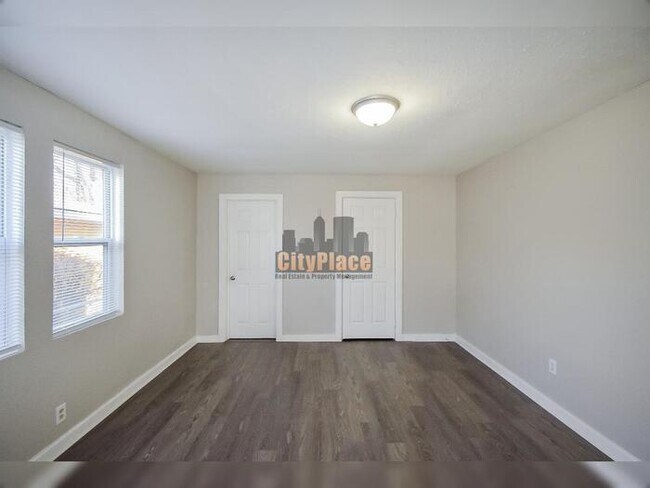 Building Photo - 1541 Spruce St