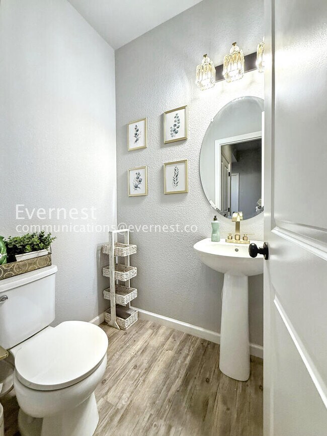 Building Photo - 1123 Huntington Ave