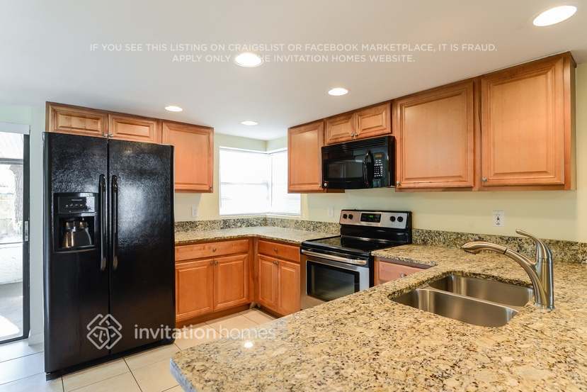 Building Photo - 10710 Wingate Dr