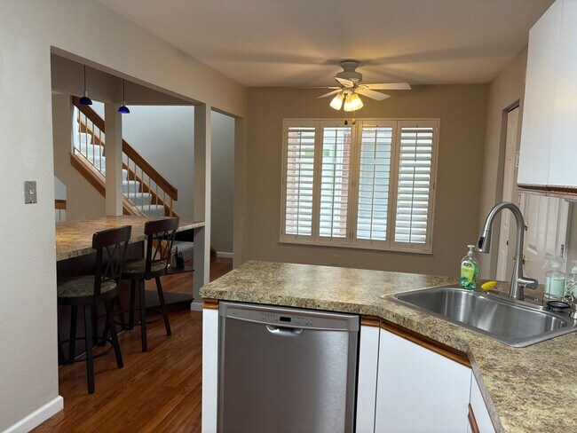 Building Photo - 1716 Highview Circle Ct
