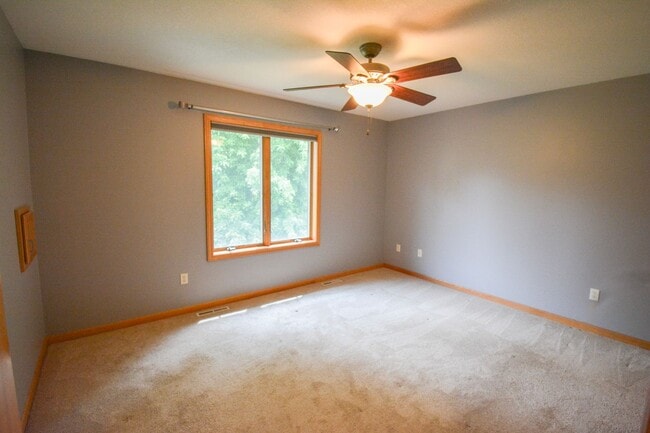 Building Photo - Bamber Ridge 4br home with fenced yard!