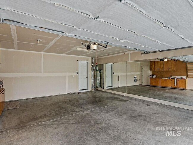 Building Photo - Immaculate/Charming Home in NW Meridian