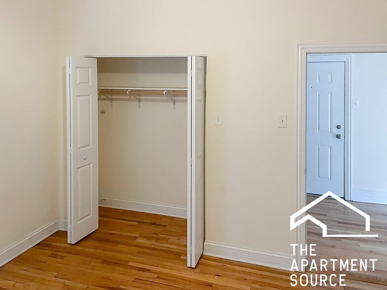 Building Photo - 3820 N Sheffield Ave