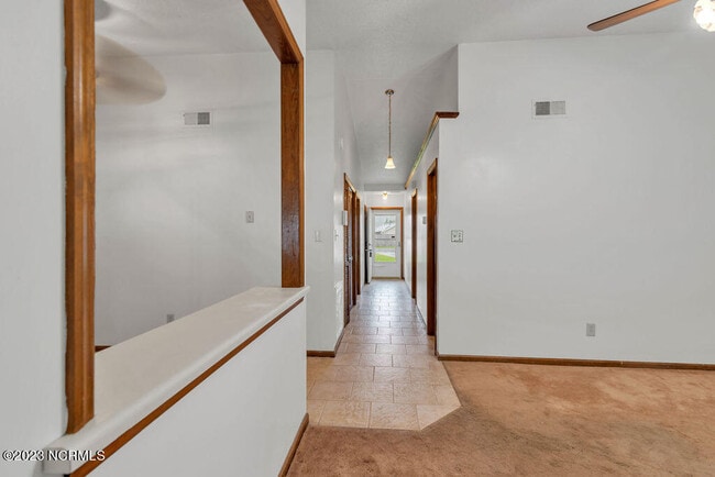 Building Photo - 780 Pinewood Dr