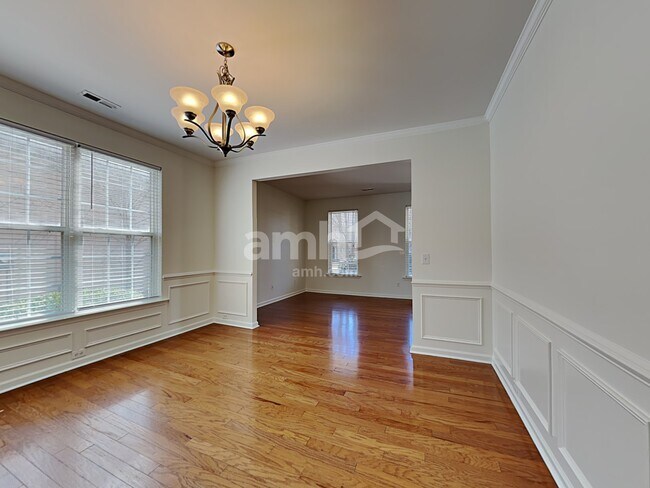 Building Photo - 8 Red Jonathan Ct