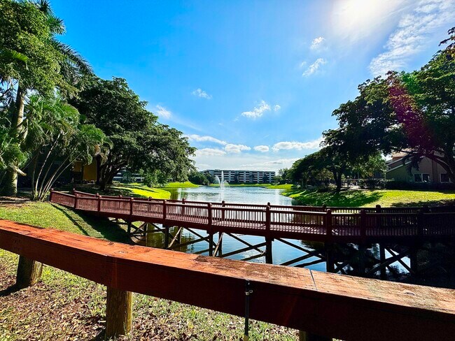 Building Photo - 1865 Palm Cove Blvd