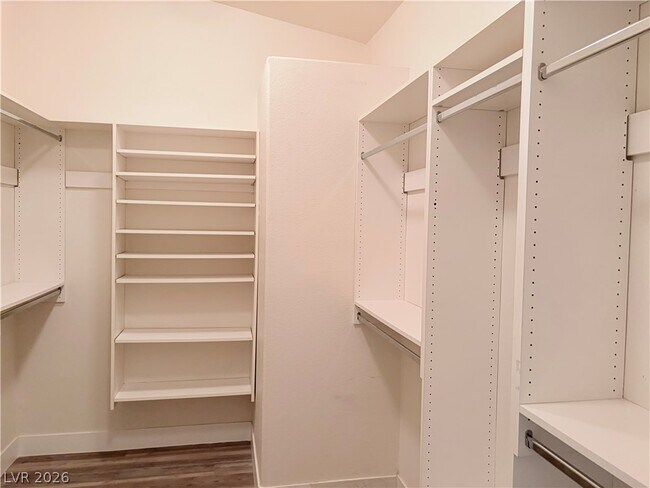 Building Photo - 4880 Bazmorda Ct