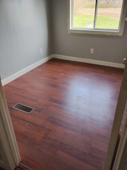 Building Photo - 306 Abens Ave