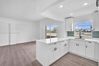 Building Photo - 1960 Marseille Dr