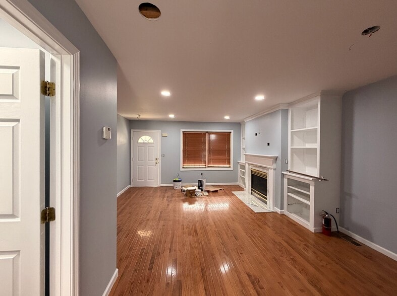 Building Photo - 39 Coram Rd