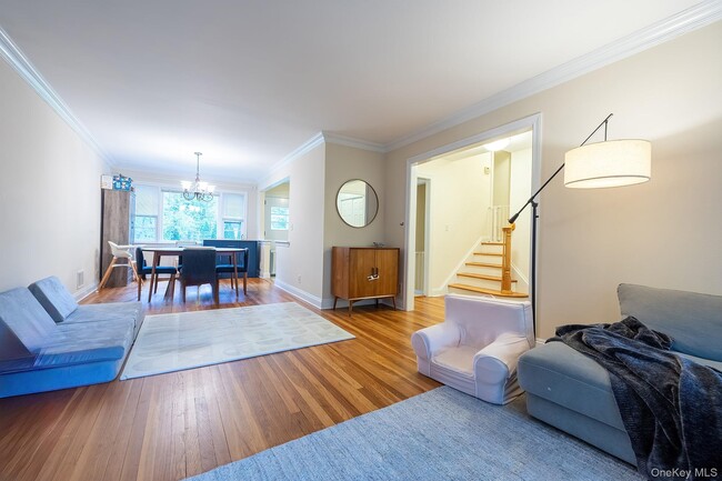 Building Photo - 11 Latonia Rd