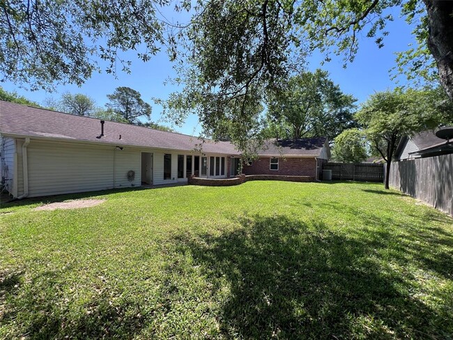 Building Photo - 9602 Fairdale Ln