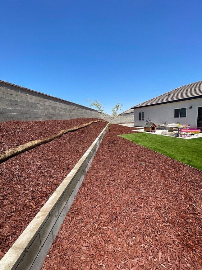 Building Photo - 4304 Sun Orchard Dr